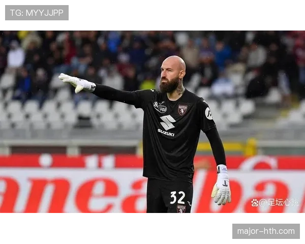 萨维奇中卫风格再展风采，稳健表现筑牢球队防线