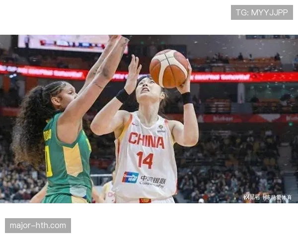 李月汝上场像搬砖机，赛后逛街像去买菜的邻家大姐，这反差我服了